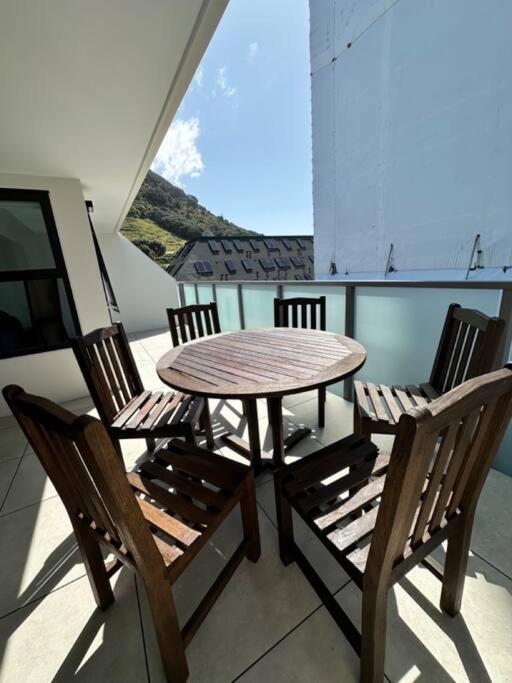 Luxury Beach Escape - 6 Adams Ave Mt Maunganui Маунт-Маунгани Экстерьер фото
