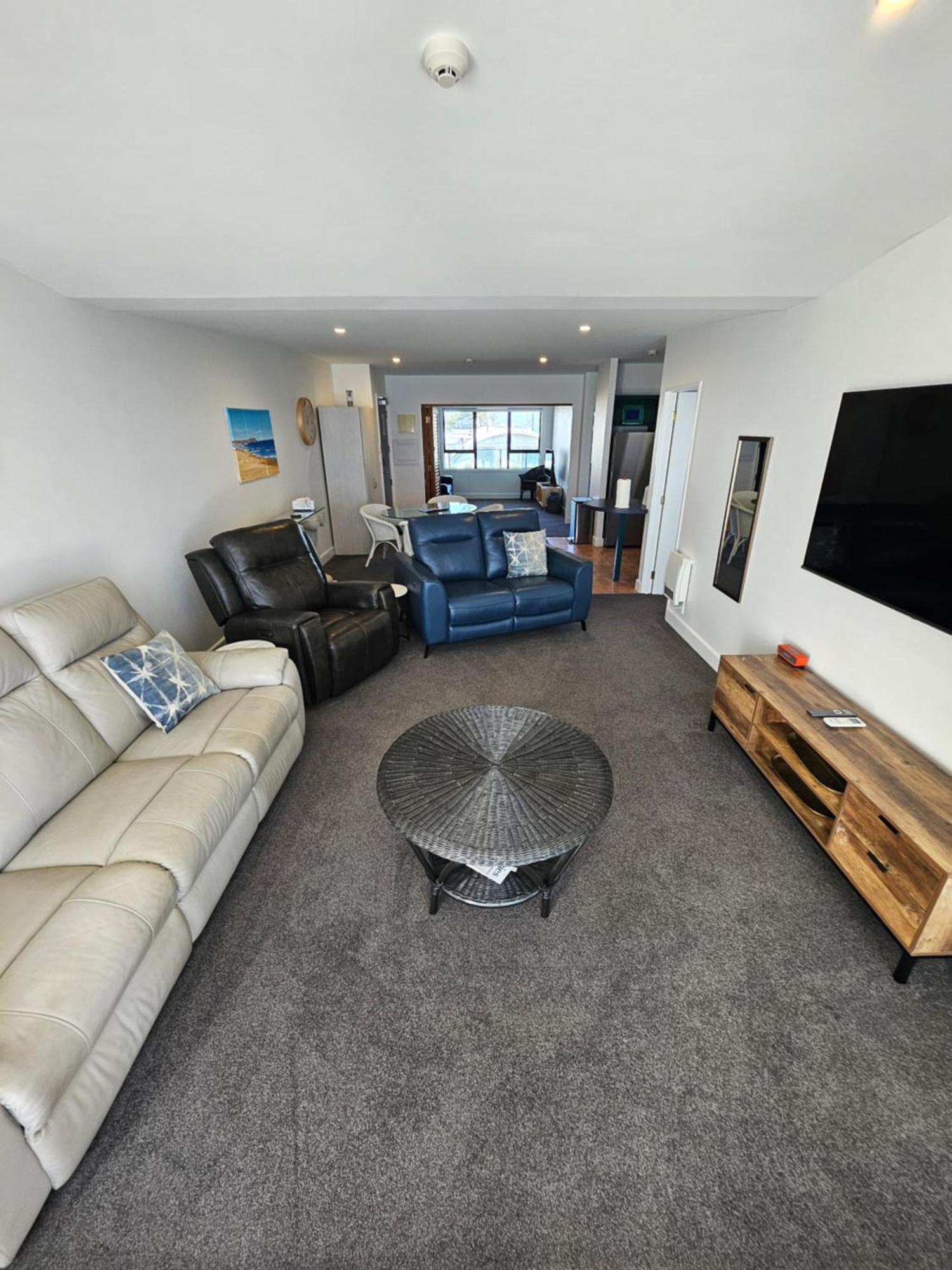 Luxury Beach Escape - 6 Adams Ave Mt Maunganui Маунт-Маунгани Экстерьер фото